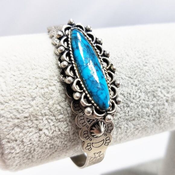 Vintage Southwestern Style Bracelet, Faux Turquoise Etched Cuff, 1970s, 6 Inches - Picture 9 of 10